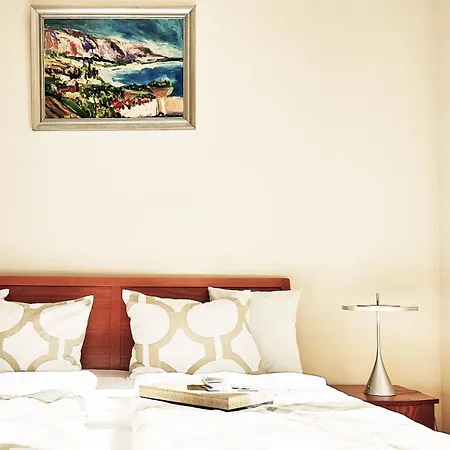 Budaspice At Gellert - Aircon & Free Parking Апартаменты Будапешт